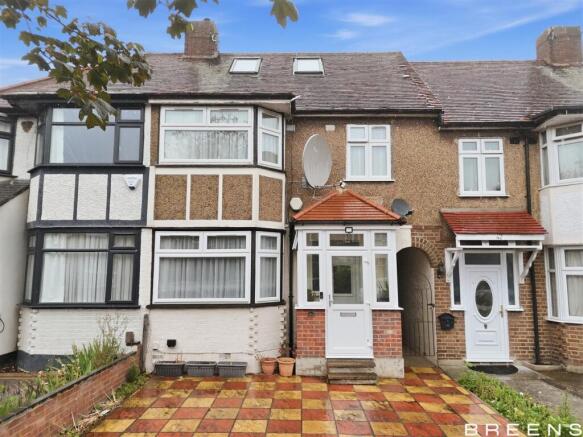 4 bed property, in Chestnut Road, £500,000