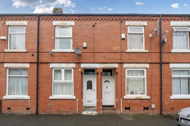 2 bed property, in Jobling Street, £215,000