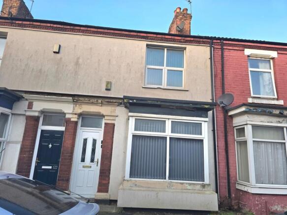 4 bed property, in Westbury Street, £125,000