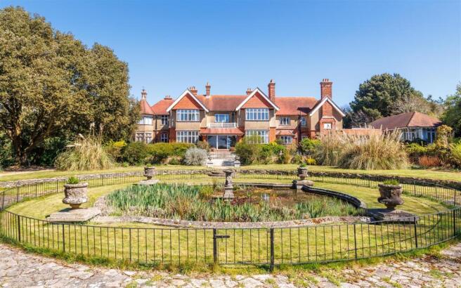 7 bed property, in Brocks Copse Road, £1,795,000