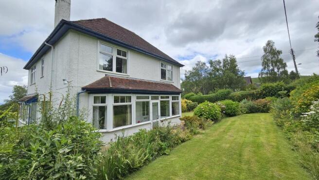 4 bed property, in Hazler Road, £595,000