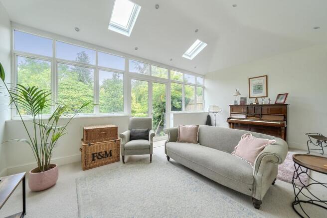 3 bed property, in Bouverie Avenue, £525,000