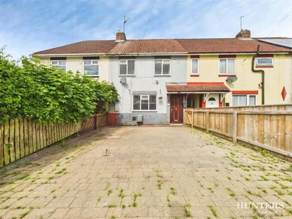3 bed property, in Cedar Gardens, £55,000