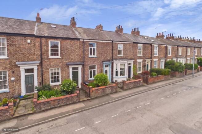 2 bed property, in Darnborough Street, £350,000