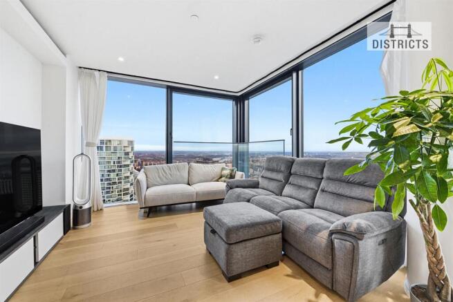 2 bed property, in Hampton Tower, £1,000,000