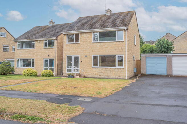 4 bed property, in Parklands, £475,000