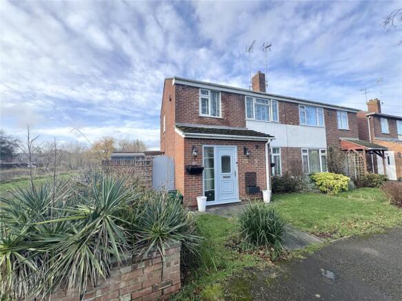 3 bed property, in Cheyne Way, £430,000