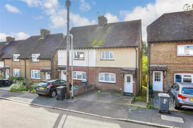 2 bed property, in Somerhill Road, £325,000