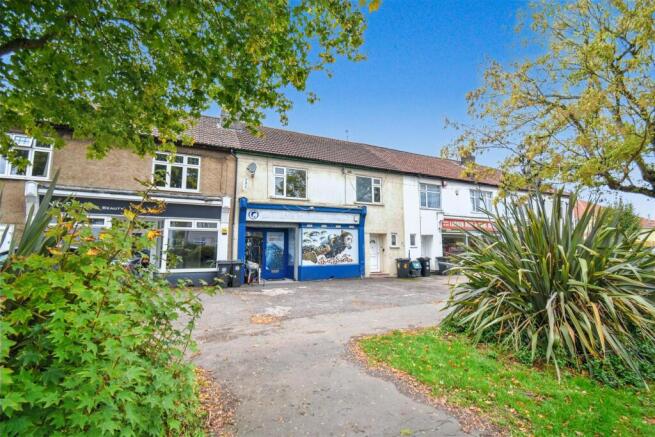 4 bed property, in Harbury Road, £325,000