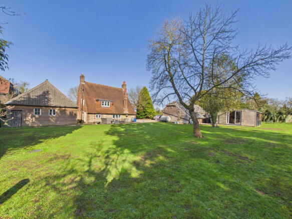 4 bed property, in Homewell House, £650,000