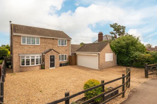 3 bed property, in Keysoe Road, £550,000