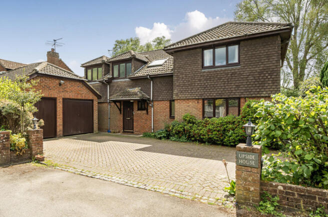 5 bed property, in Southwood, £1,095,000