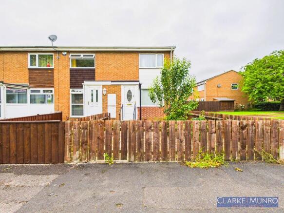 2 bed property, in Wallington Walk, £100,000