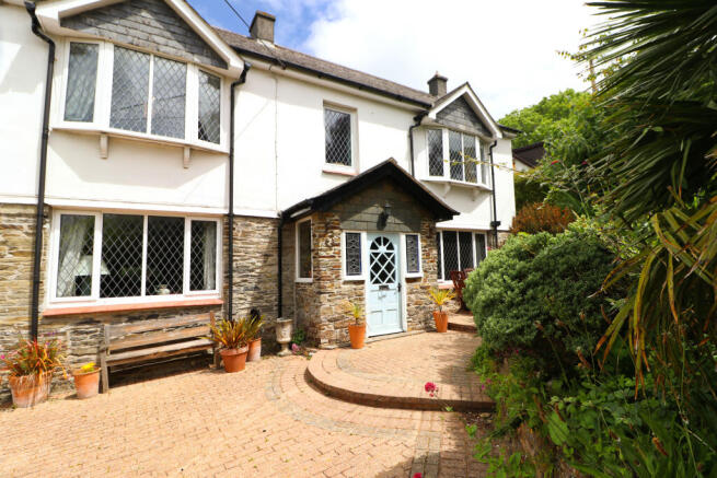 4 bed property, in St Mawgan, £550,000