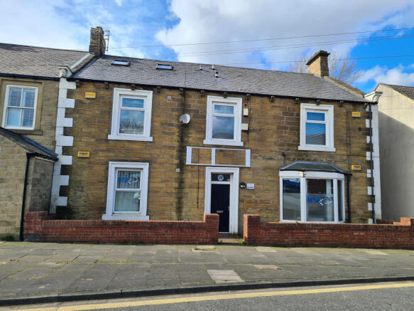 2 bed property, in 22 Front Street, £30,000