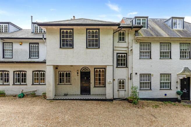 3 bed property, in Undershore Road, £650,000
