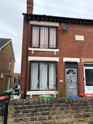 2 bed property, in Albert Avenue, £60,000
