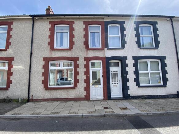3 bed property, in Edward Street, £150,000