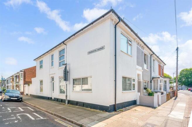 3 bed property, in Shearer Road, £275,000