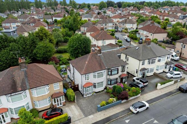 3 bed property, in Moss Pits Lane, £310,000