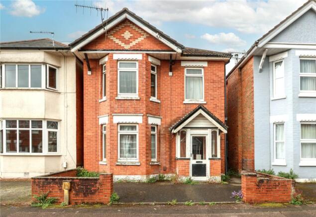 3 bed property, in Acland Road, £310,000