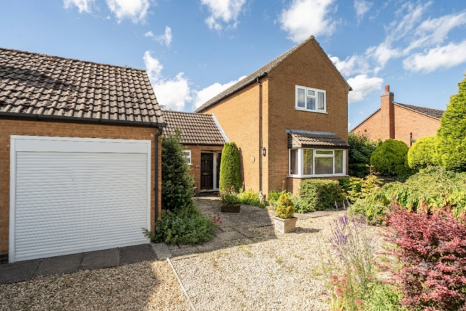 2 bed property, in Church Street, £425,000