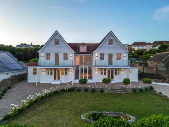 7 bed property, in Roedean Way, £3,000,000