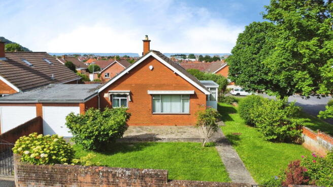 2 bed property, in Whitegate Close, £275,000