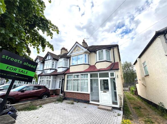 3 bed property, in Davidson Road, £480,000