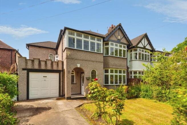 4 bed property, in Woolton Road, £575,000