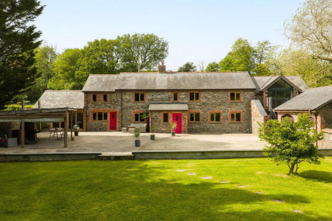 4 bed property, in Raleigh Road, £1,000,000