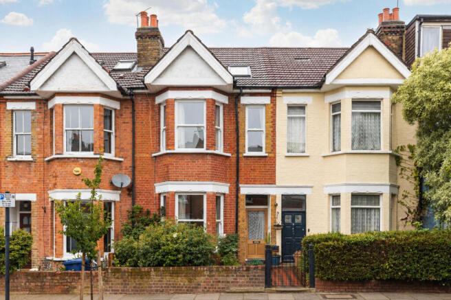 3 bed property, in Devonshire Road, £800,000