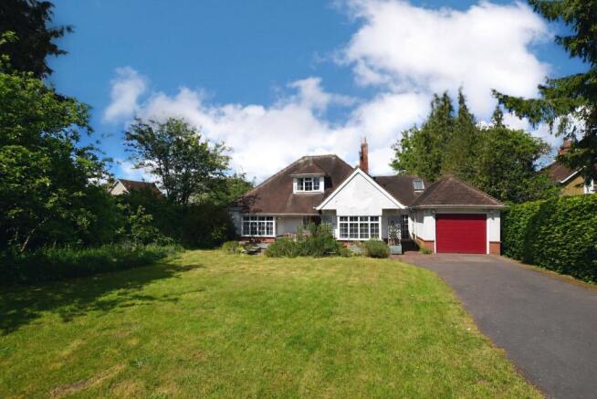3 bed property, in Queens Road, £725,000