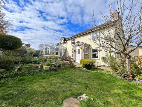 3 bed property, in Gloucester Road, £583,000