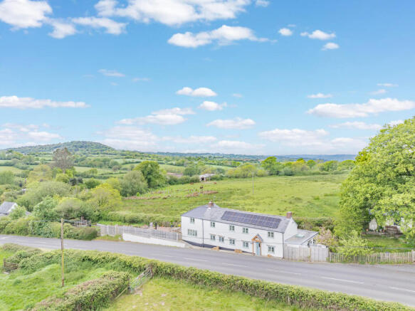 4 bed property, in Hillside Cottage, £580,000