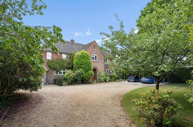 5 bed property, in Copperkins Lane, £2,195,000
