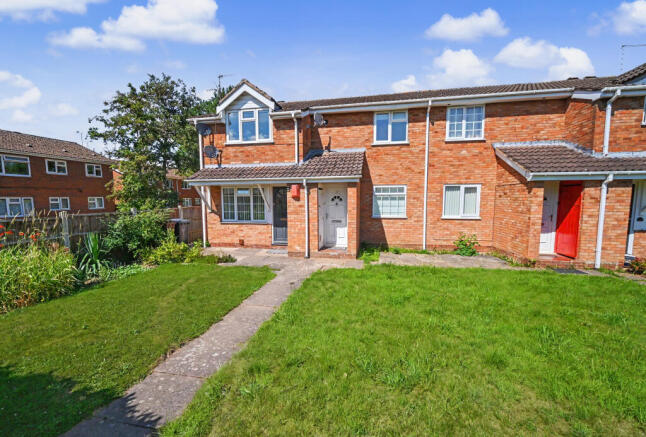 2 bed property, in Talaton Close, £75,000