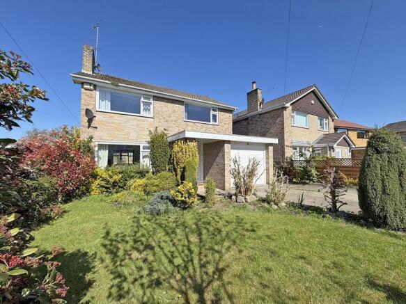 3 bed property, in Wayside Walk, £570,000