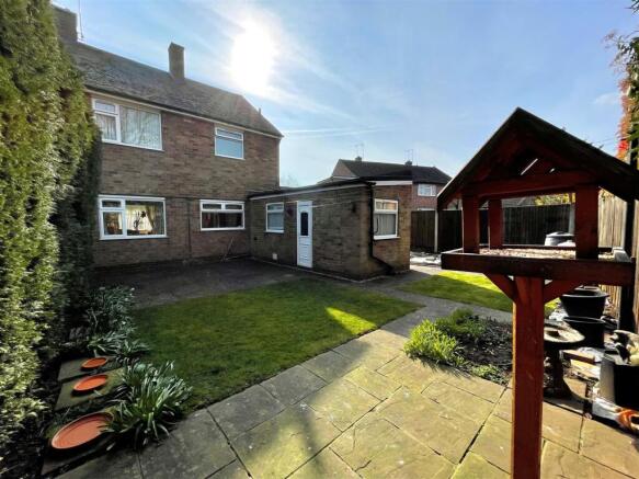 3 bed property, in Grange Road, £182,500