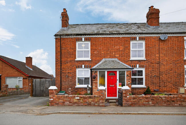 5 bed property, in Bridge Cottage, £485,000