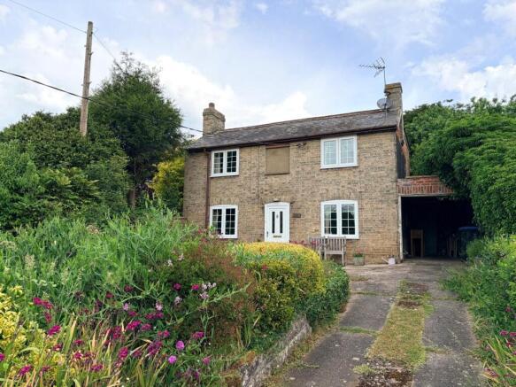 4 bed property, in High Street, £320,000