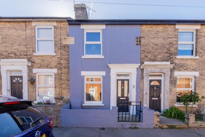 3 bed property, in New Town Road, £250,000
