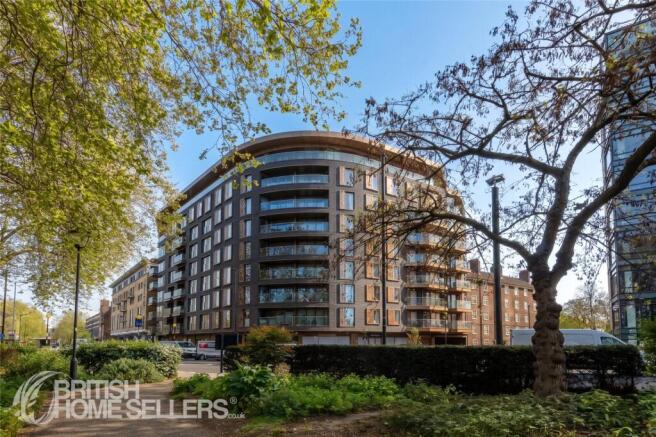 2 bed property, in Lambeth High Street, £825,000