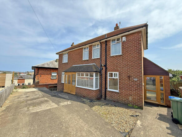 3 bed property, in Mount Park Avenue, £175,000