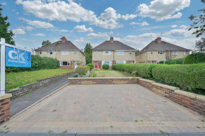 3 bed property, in Kiddemore Green Road, £300,000