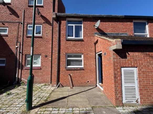2 bed property, in Northgate, £89,950