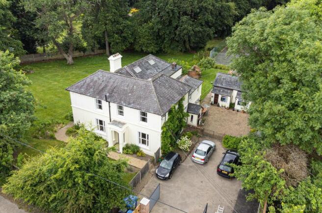 5 bed property, in Copthorne Common, £1,150,000
