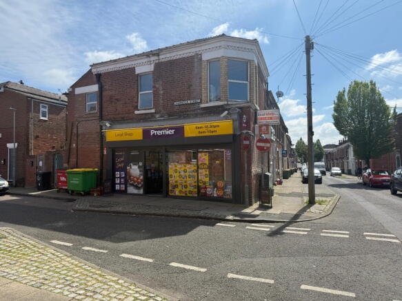 2 bed property, in 38B Charnock Street, £32,000