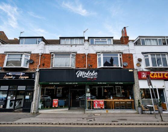 2 bed property, in 926A Christchurch Road, £75,000
