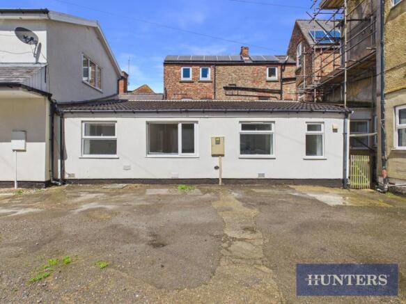 1 bed property, in Promenade, £160,000